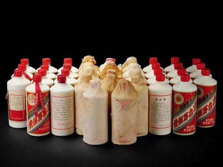 鼎湖老酒回收上门哪里回收(附近上门回收茅台酒）?